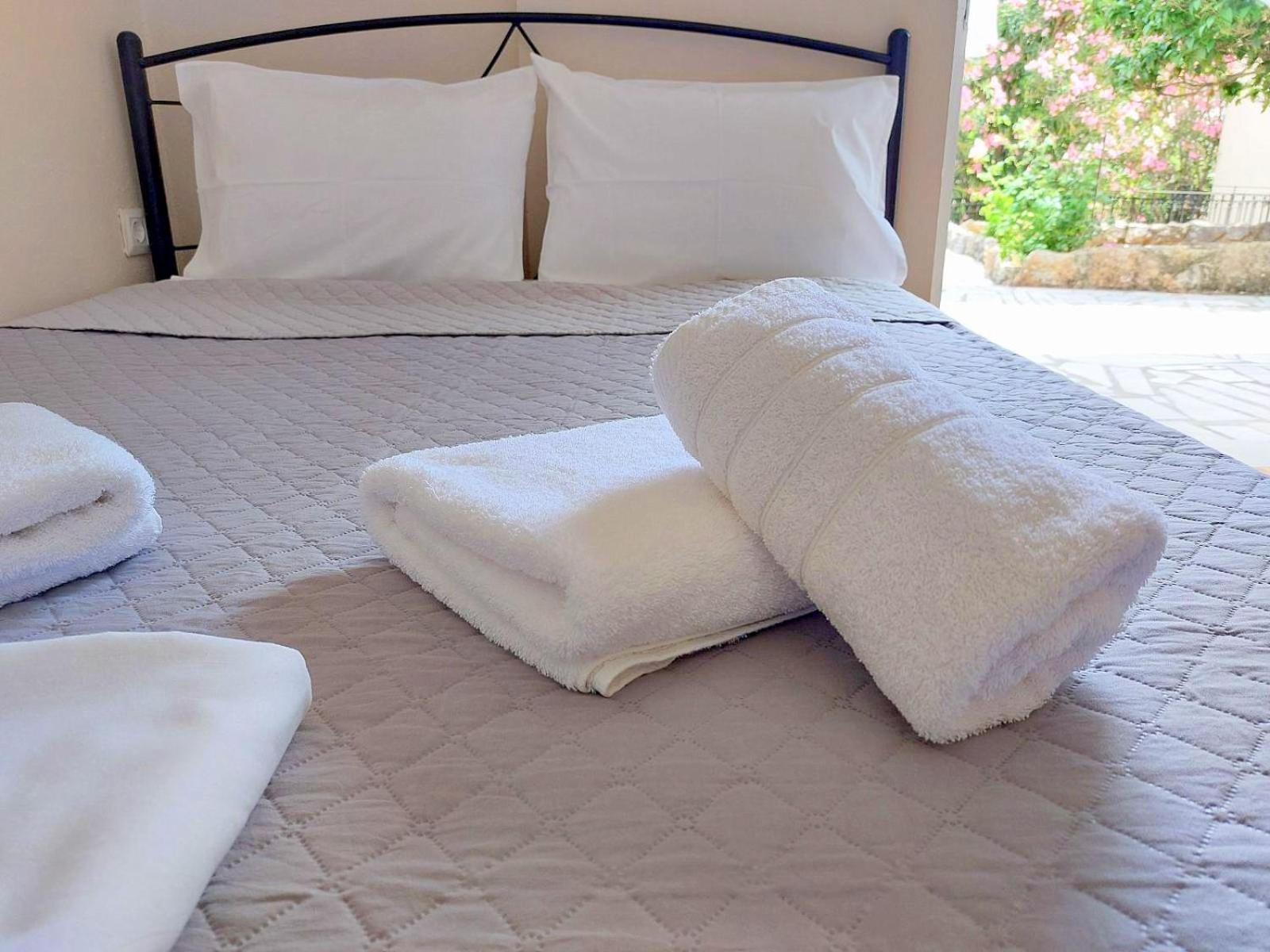 Estia Holiday Apartment & Studio Βαθύ Εξωτερικό φωτογραφία